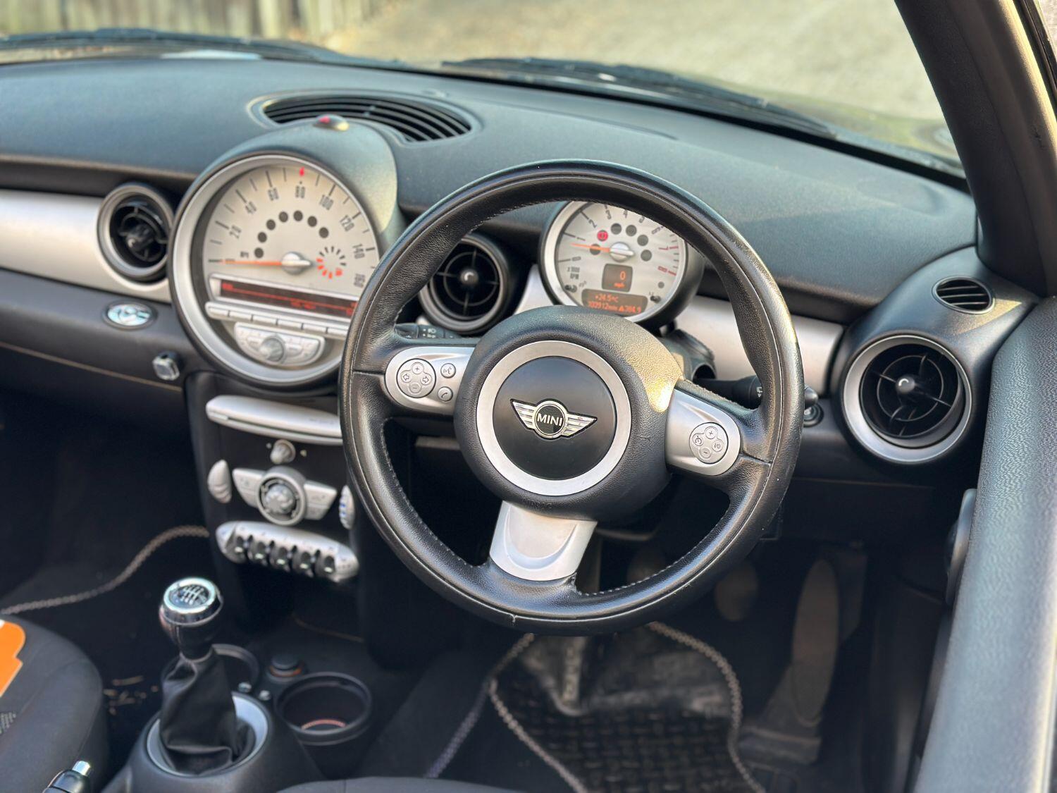 Used MINI Convertible 2009 for sale - 78070401: Photo 18