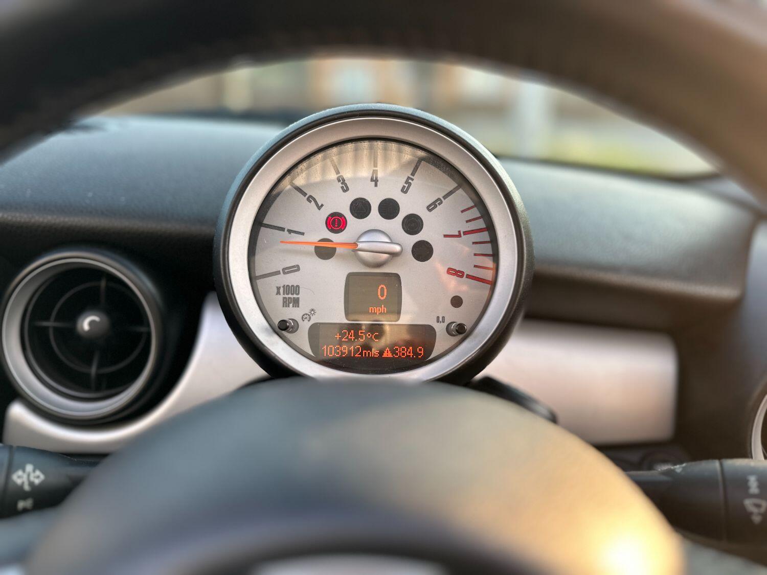 Used MINI Convertible 2009 for sale - 78070401: Photo 23