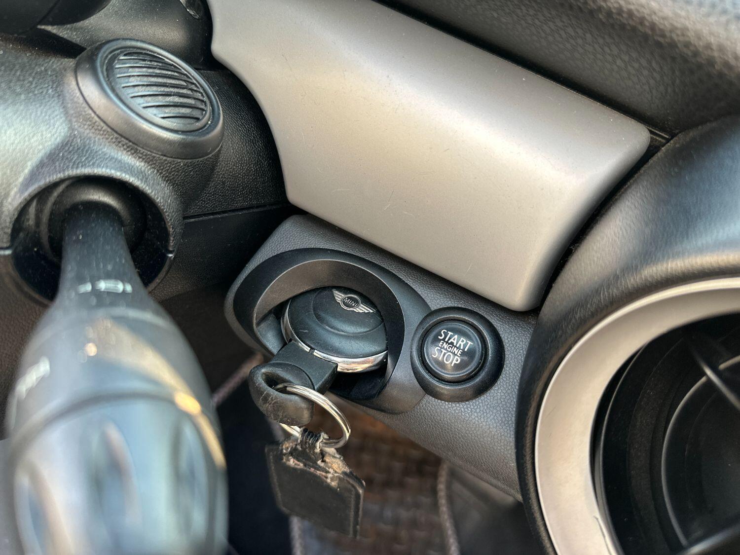 Used MINI Convertible 2009 for sale - 78070401: Photo 25