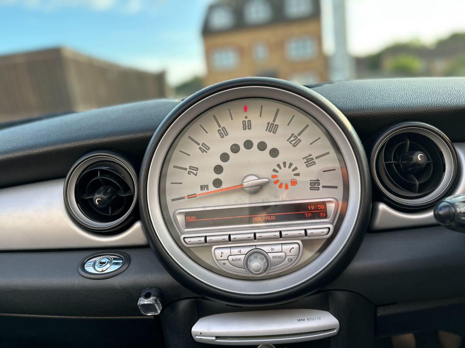 Used MINI Convertible 2009 for sale - 78070401: Photo 26