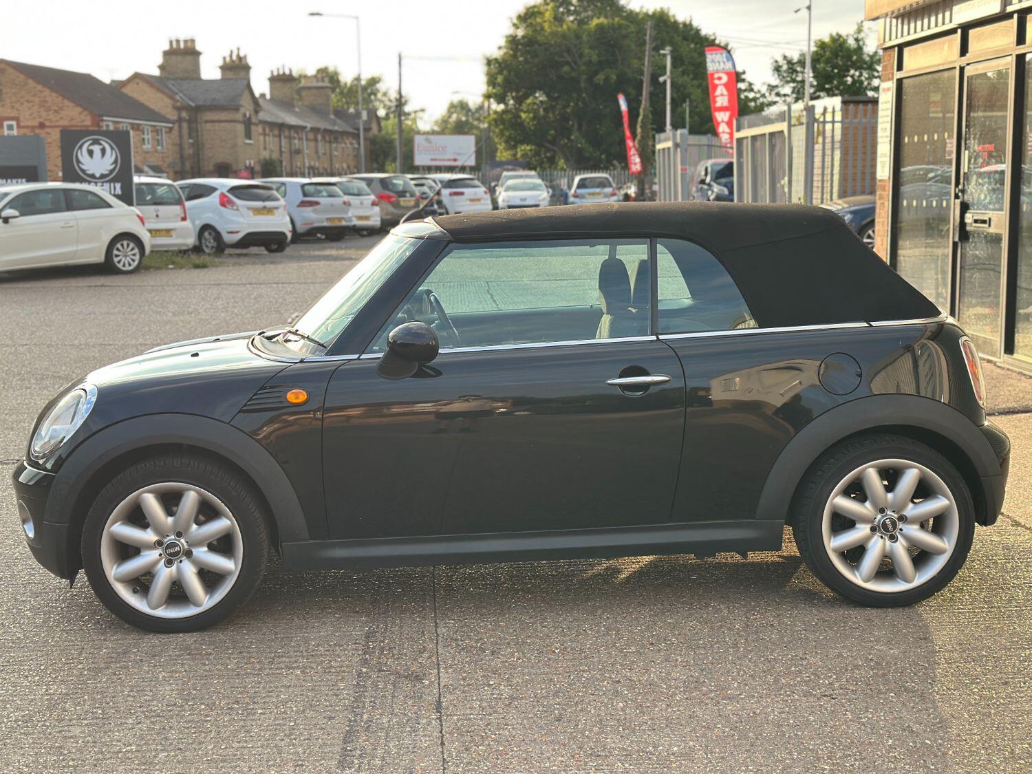 Used MINI Convertible 2009 for sale - 78070401: Photo 6