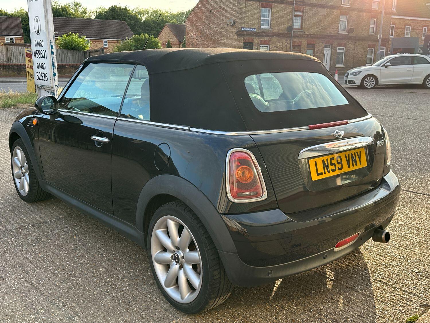 Used MINI Convertible 2009 for sale - 78070401: Photo 7