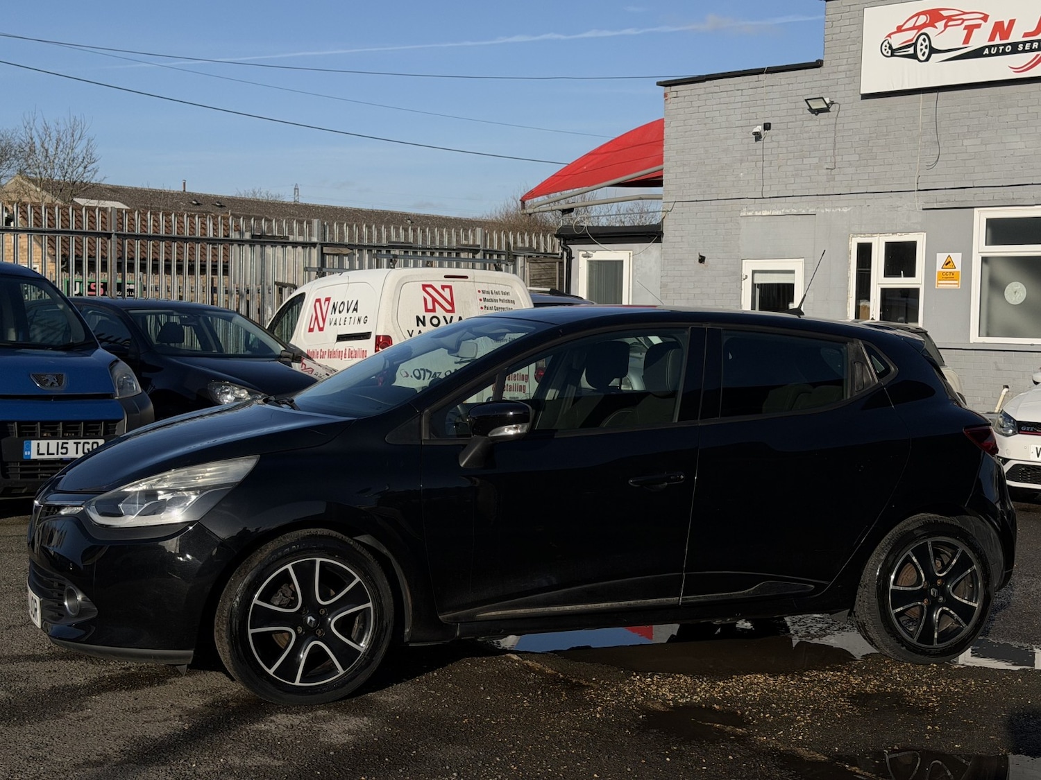 Used Renault Clio 2013 for sale - 77370637: Photo 16