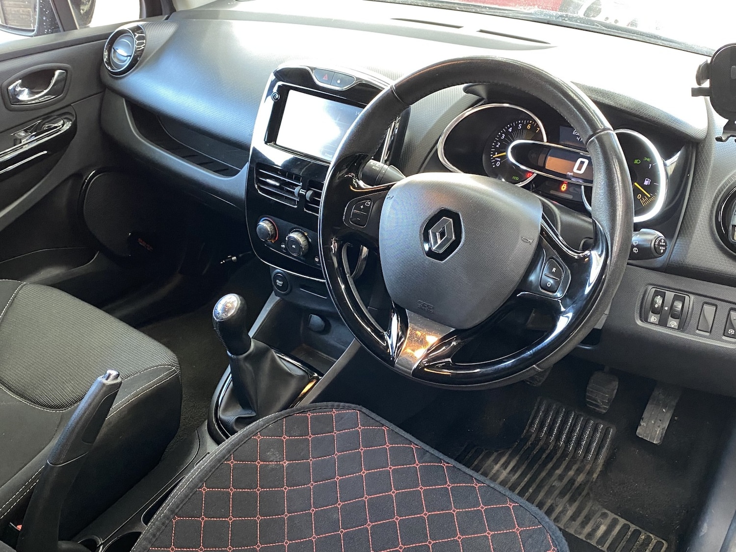 Used Renault Clio 2013 for sale - 77370637: Photo 20