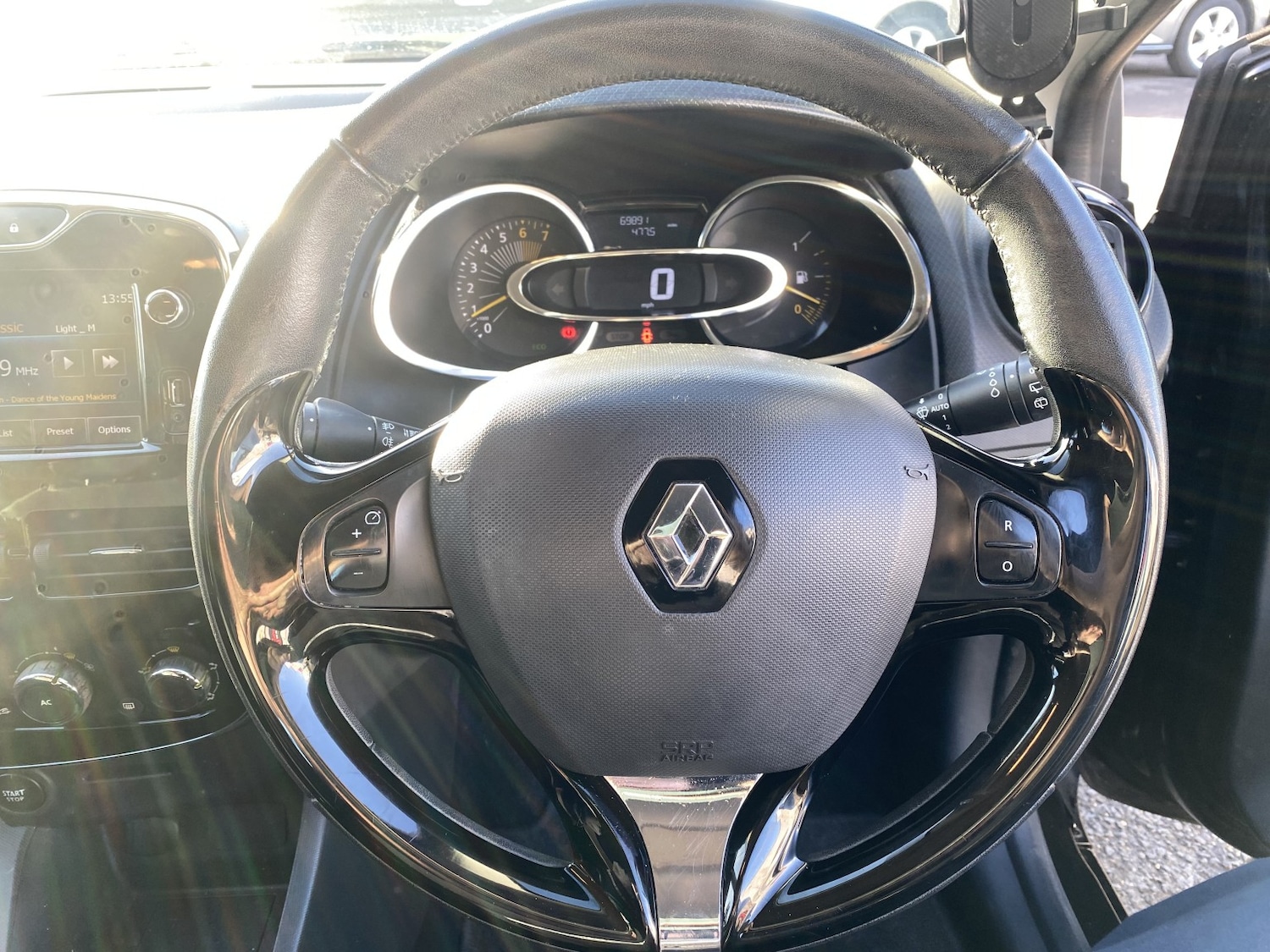 Used Renault Clio 2013 for sale - 77370637: Photo 37