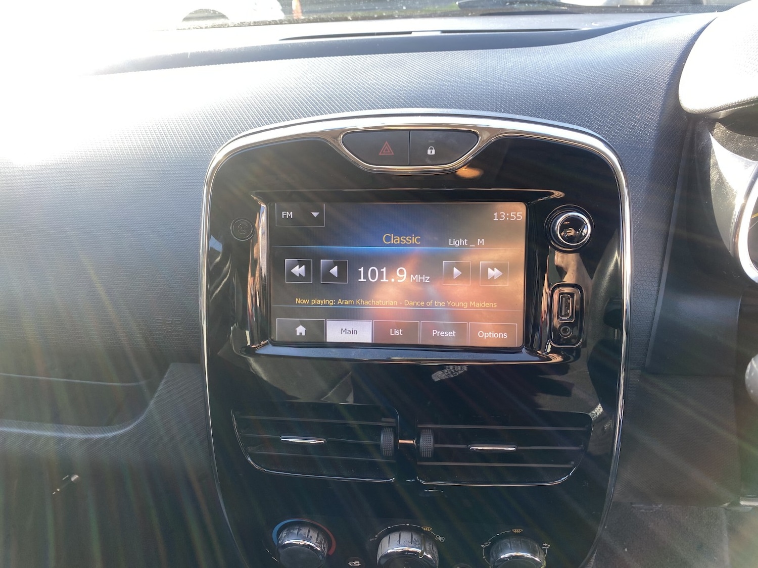 Used Renault Clio 2013 for sale - 77370637: Photo 38