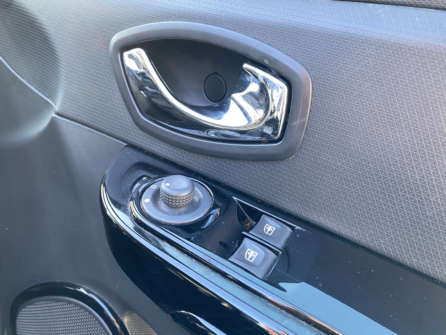 Used Renault Clio 2013 for sale - 77370637: Photo 42