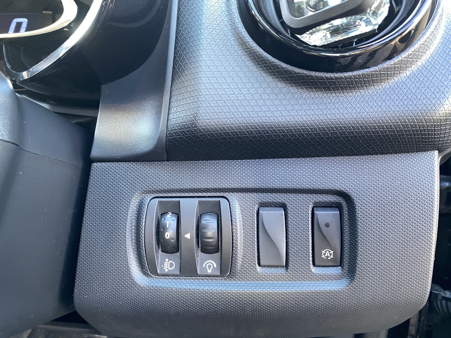 Used Renault Clio 2013 for sale - 77370637: Photo 43