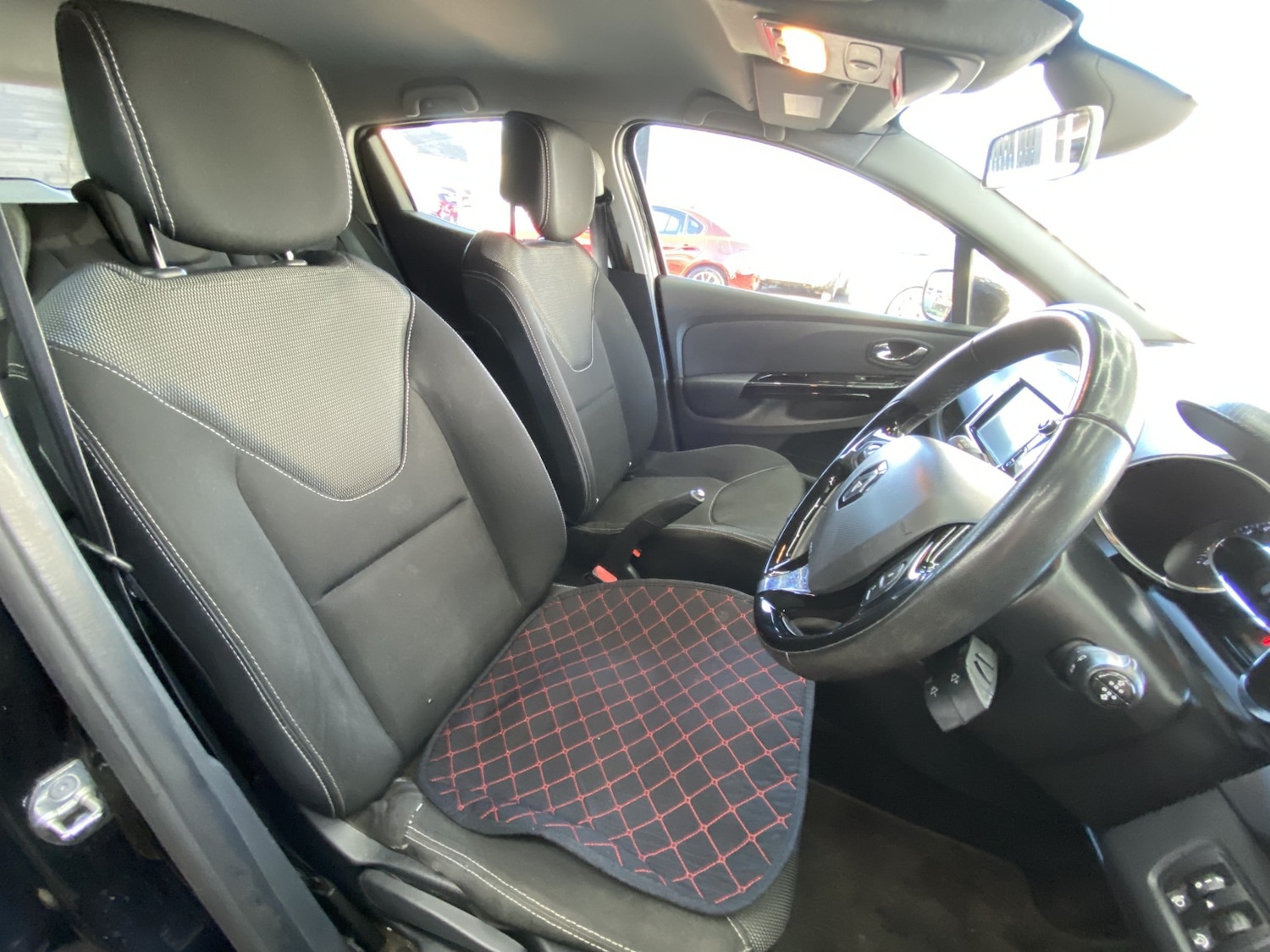 Used Renault Clio 2013 for sale - 77370637: Photo 44