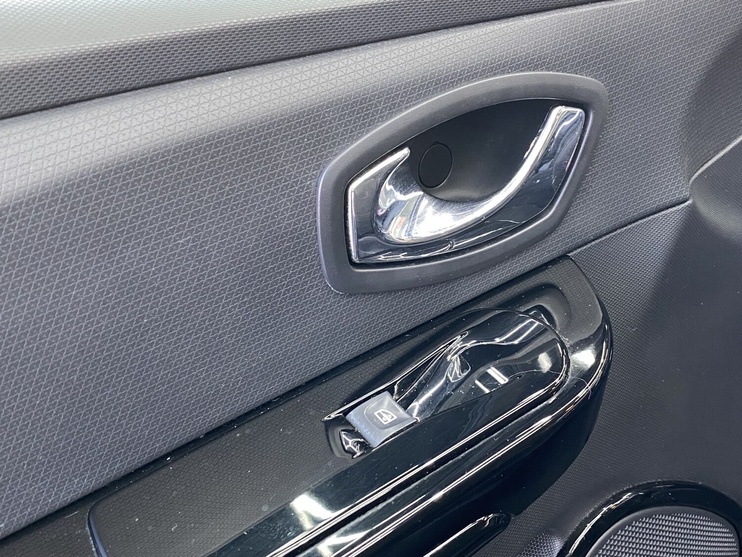 Used Renault Clio 2013 for sale - 77370637: Photo 49