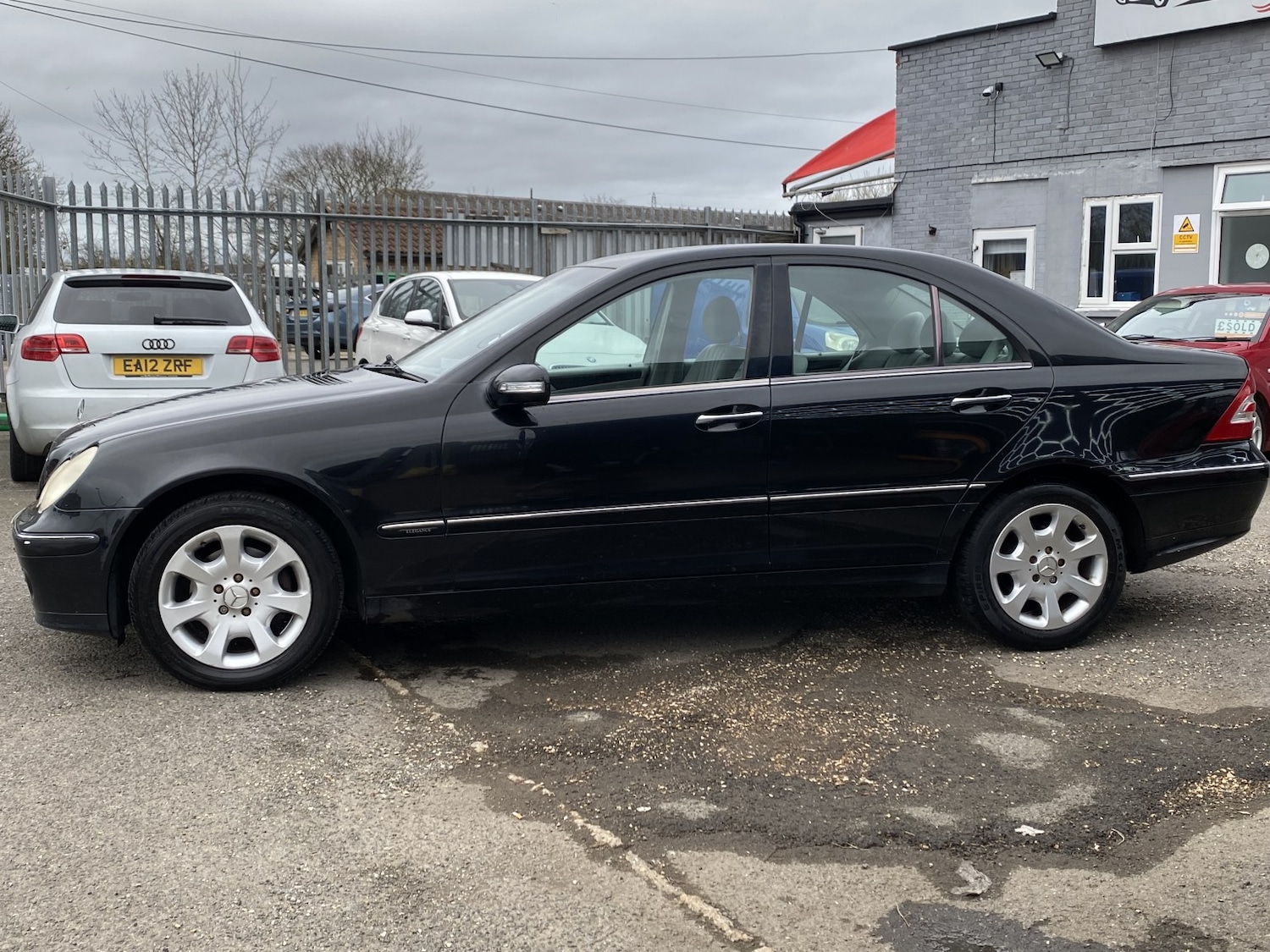 Used Mercedes-Benz C Class 2004 for sale - 78162191: Photo 3