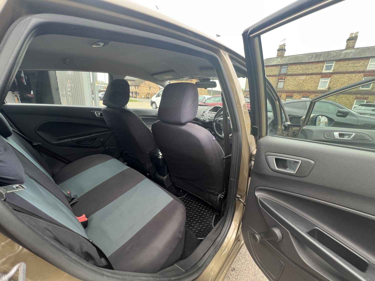 Used Ford Fiesta 2015 for sale - 78162160: Photo 26