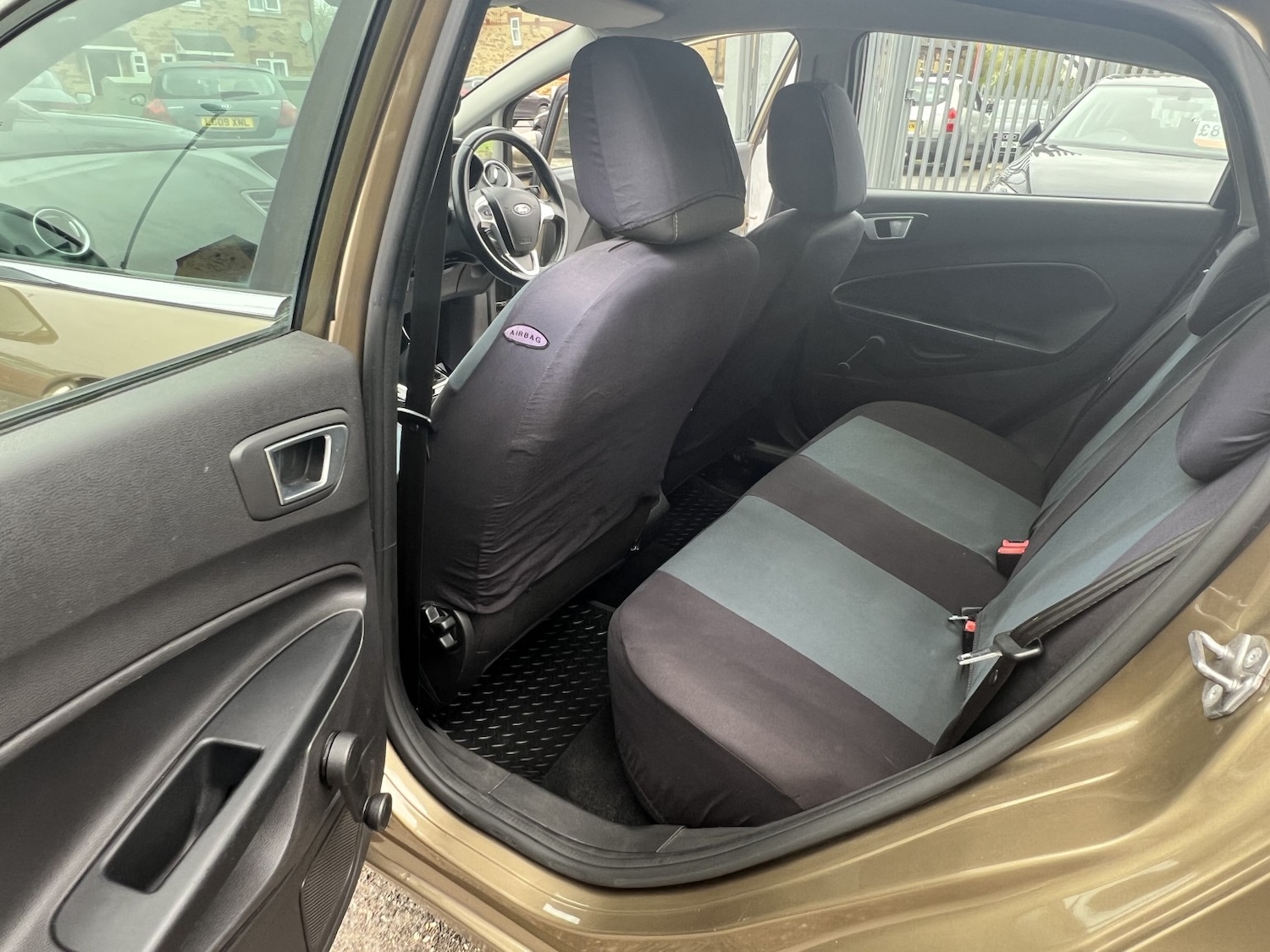 Used Ford Fiesta 2015 for sale - 78162160: Photo 30