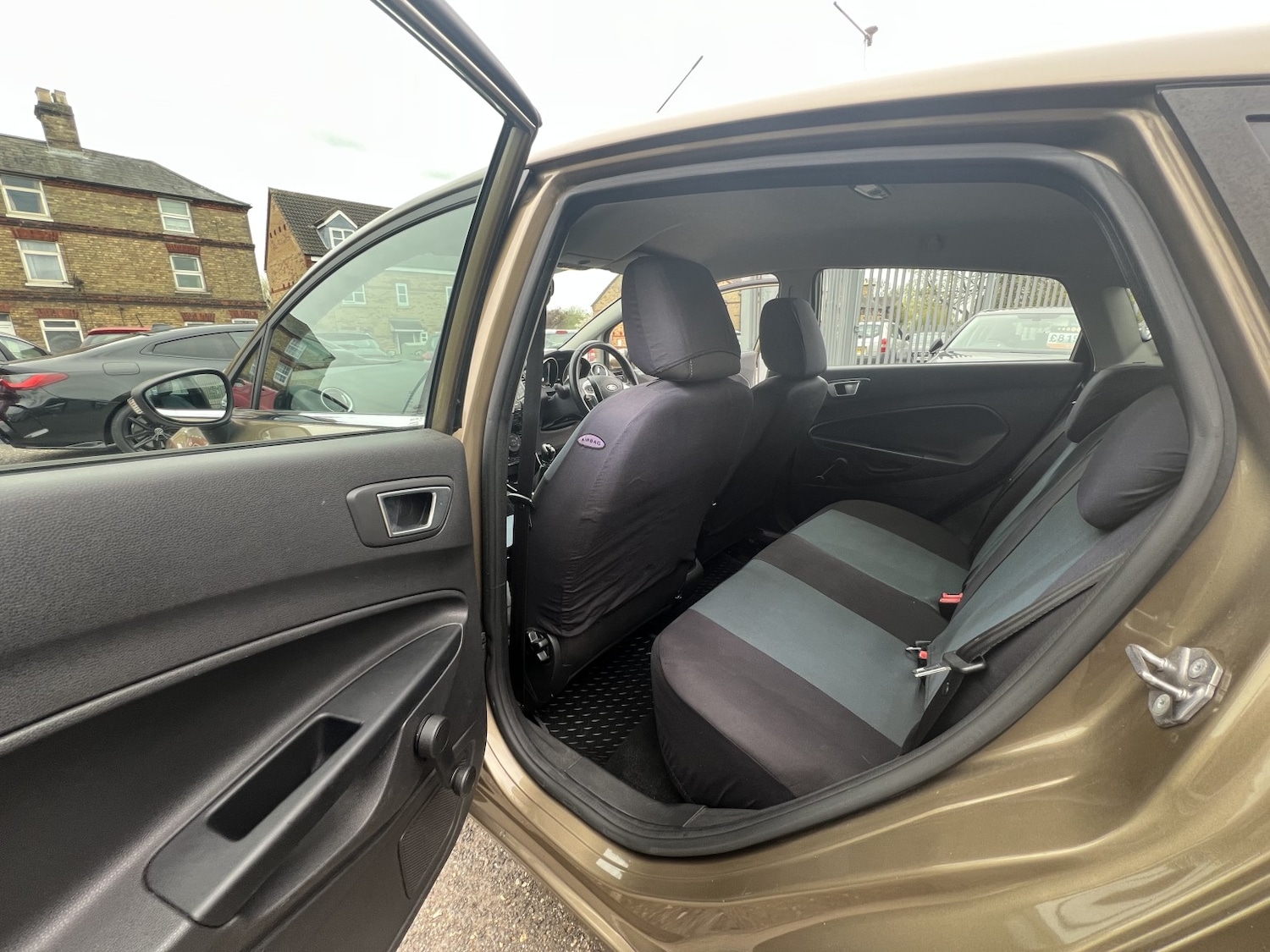 Used Ford Fiesta 2015 for sale - 78162160: Photo 32