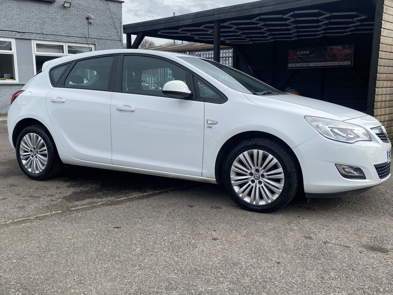 Used Vauxhall Astra 2011 for sale - 77610024: Photo 14