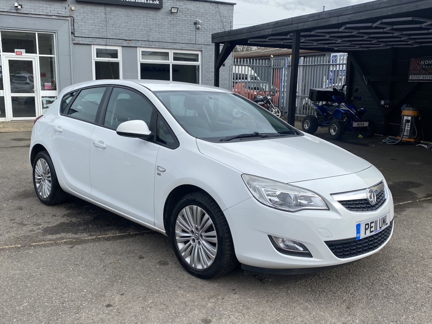 Used Vauxhall Astra 2011 for sale - 77610024: Photo 15