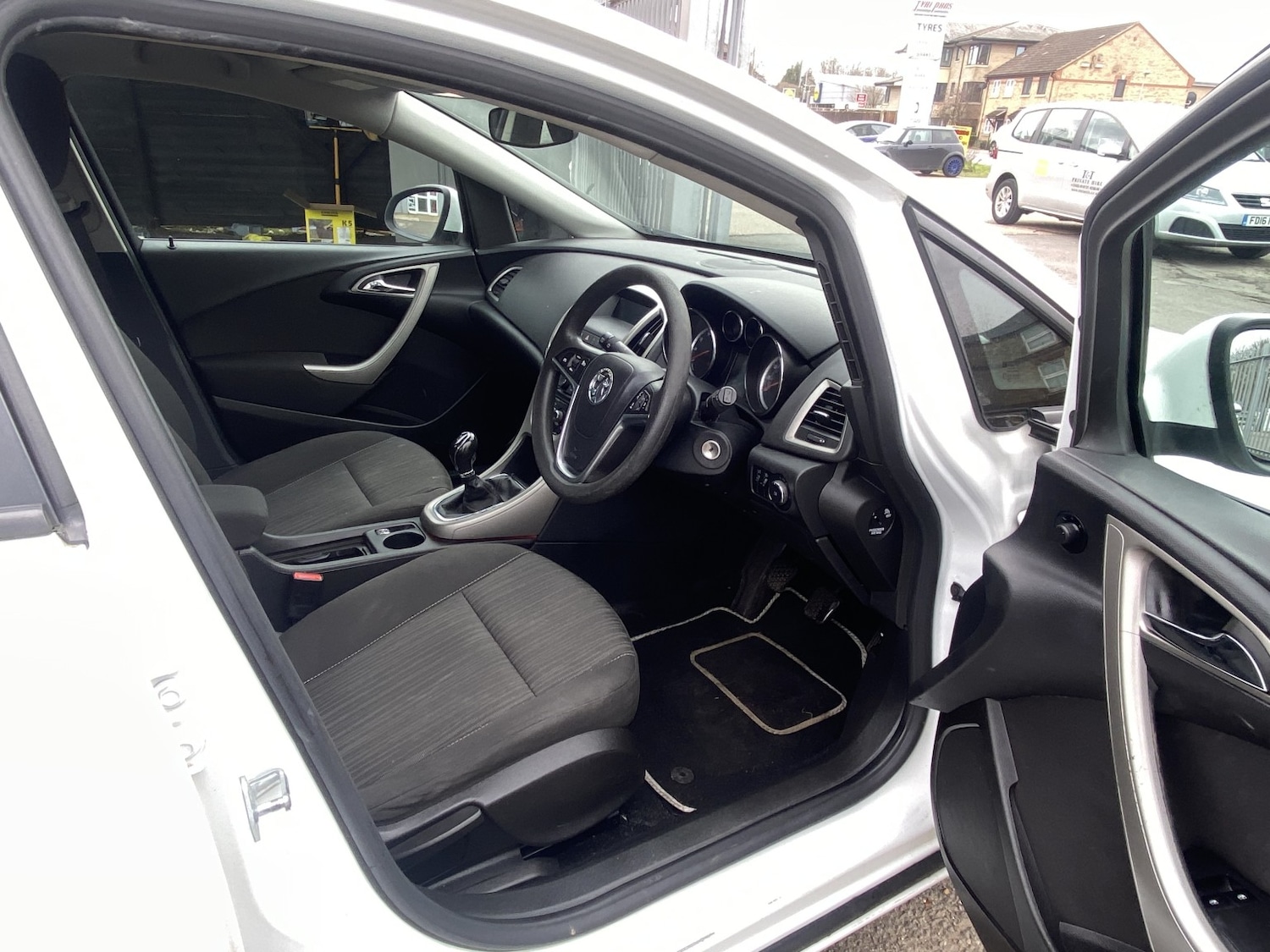 Used Vauxhall Astra 2011 for sale - 77610024: Photo 16