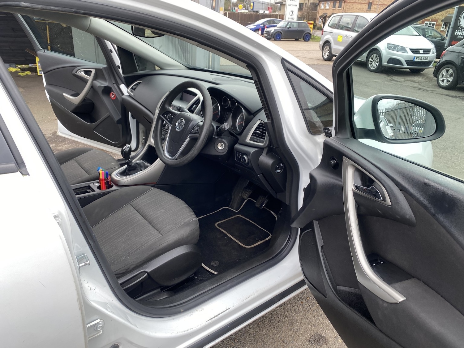 Used Vauxhall Astra 2011 for sale - 77610024: Photo 18