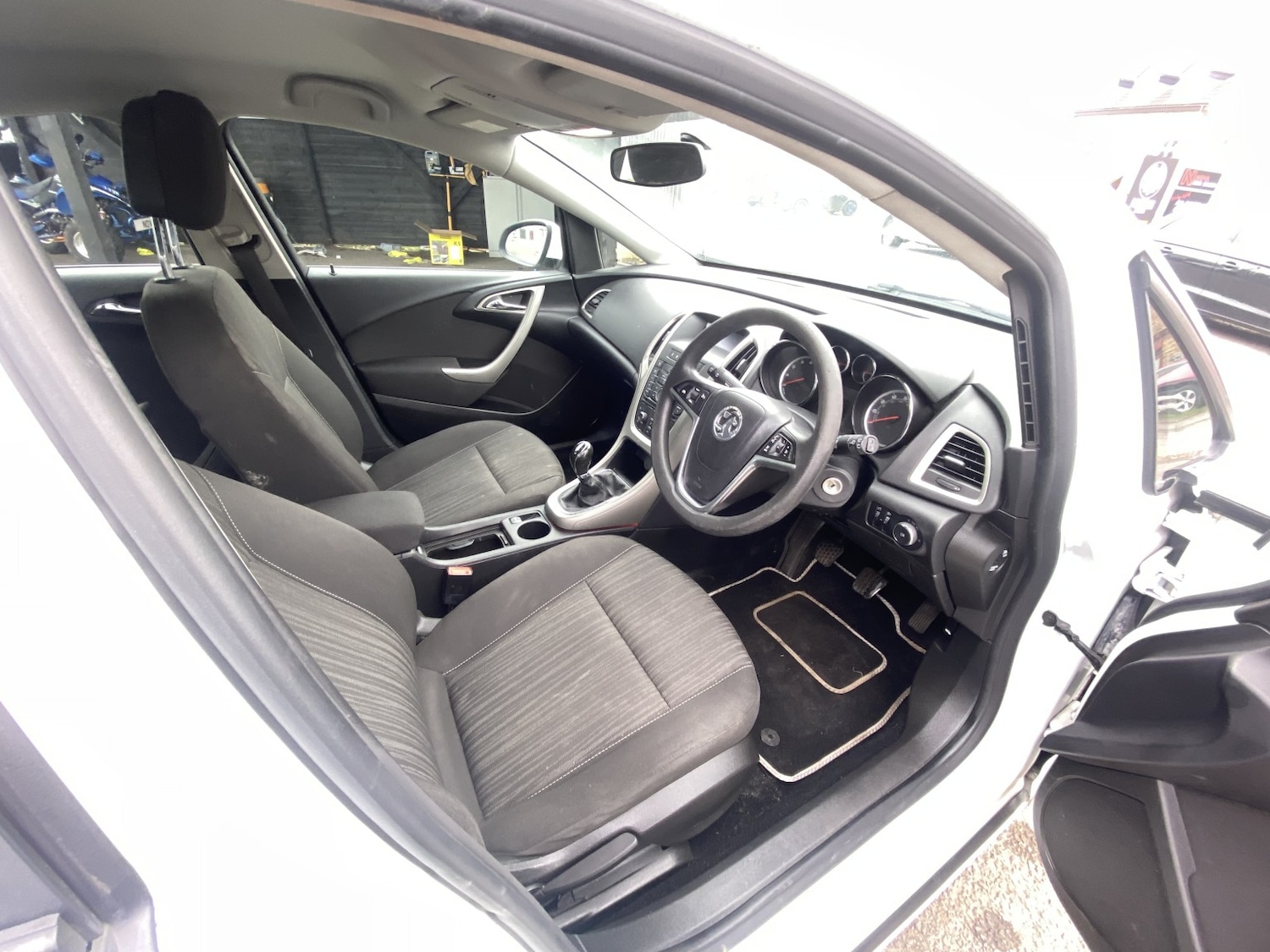 Used Vauxhall Astra 2011 for sale - 77610024: Photo 22