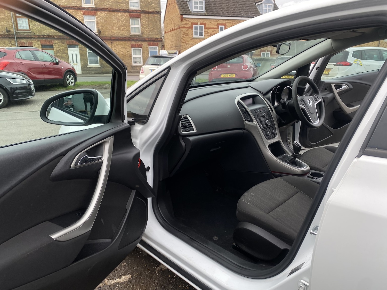 Used Vauxhall Astra 2011 for sale - 77610024: Photo 24