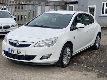 Used Vauxhall Astra 2011 for sale - 77610024: Photo