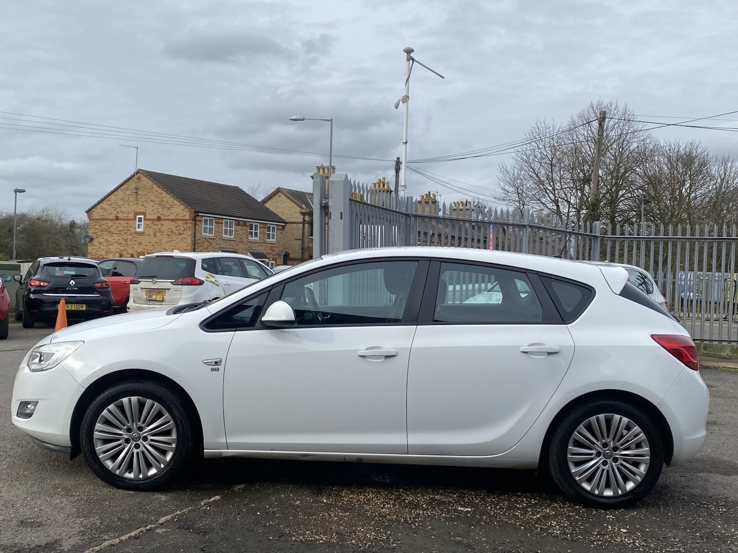 Used Vauxhall Astra 2011 for sale - 77610024: Photo 5