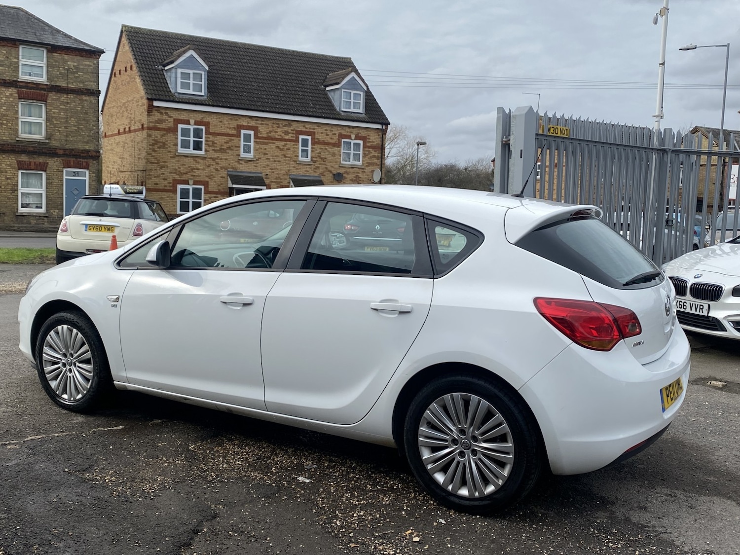 Used Vauxhall Astra 2011 for sale - 77610024: Photo 6