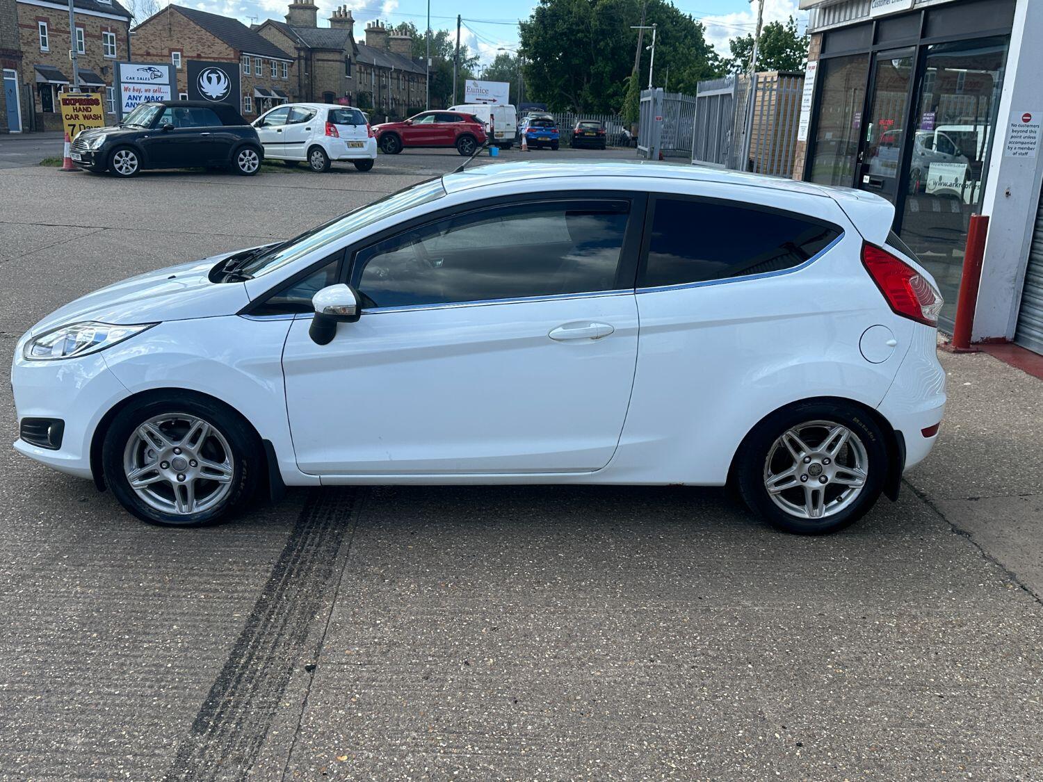 Used Ford Fiesta 2012 for sale - 76794190: Photo 9