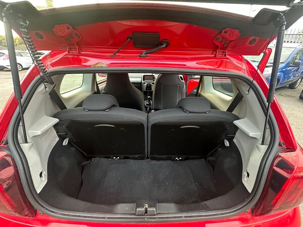 Used Peugeot 108 2015 for sale - 76177049: Photo 28