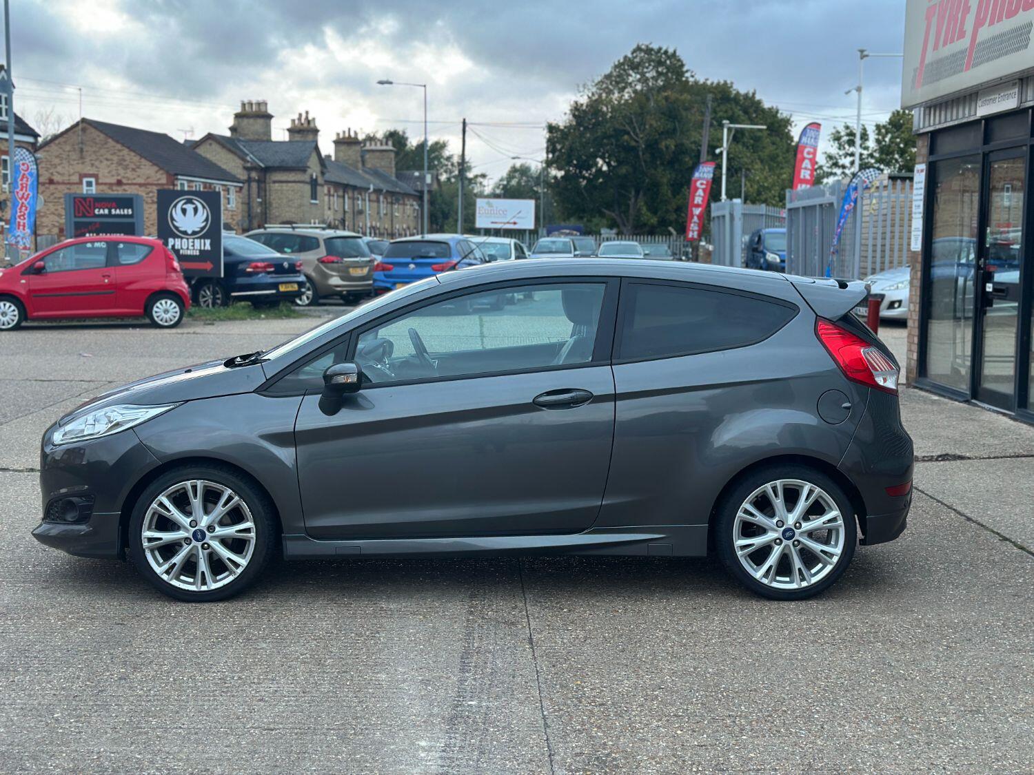 Used Ford Fiesta 2016 for sale - 76030691: Photo 3
