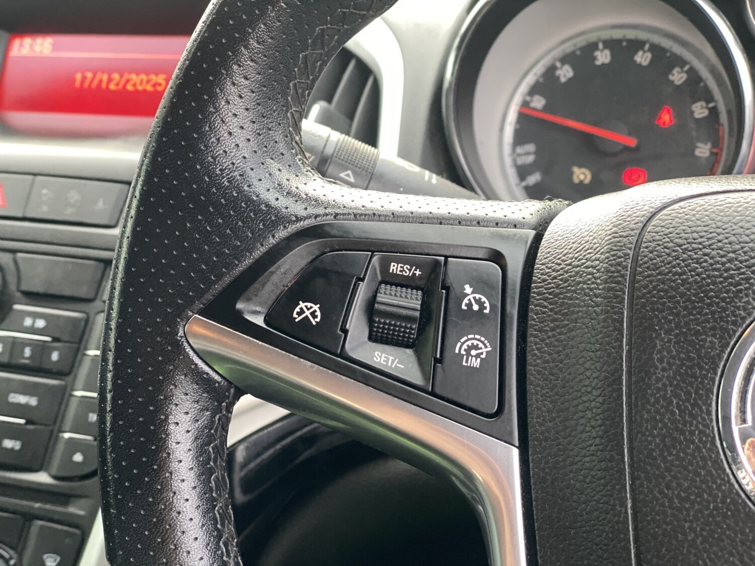 Used Vauxhall Astra GTC 2015 for sale - 76982785: Photo 38