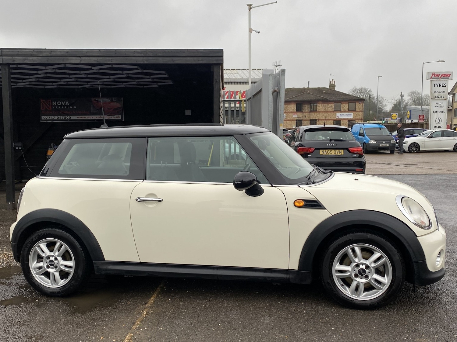 Used MINI Hatch 2010 for sale - 77616358: Photo 2