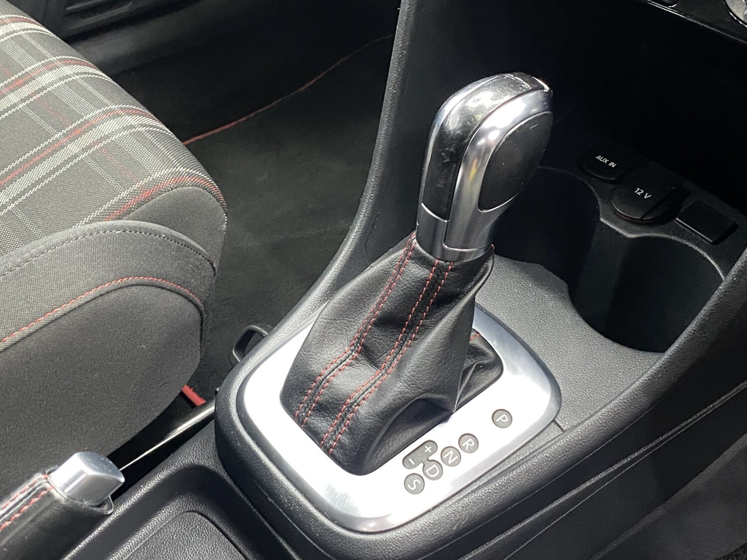 Used Volkswagen Polo 2012 for sale - 77350150: Photo 28