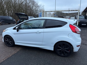 Used Ford Fiesta 2014 for sale - 77406510: Photo