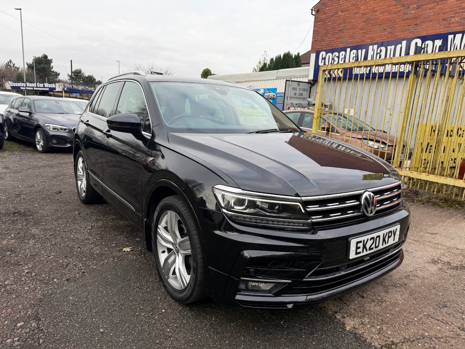 Used Volkswagen Tiguan 2020 for sale - 76492128: Photo 2