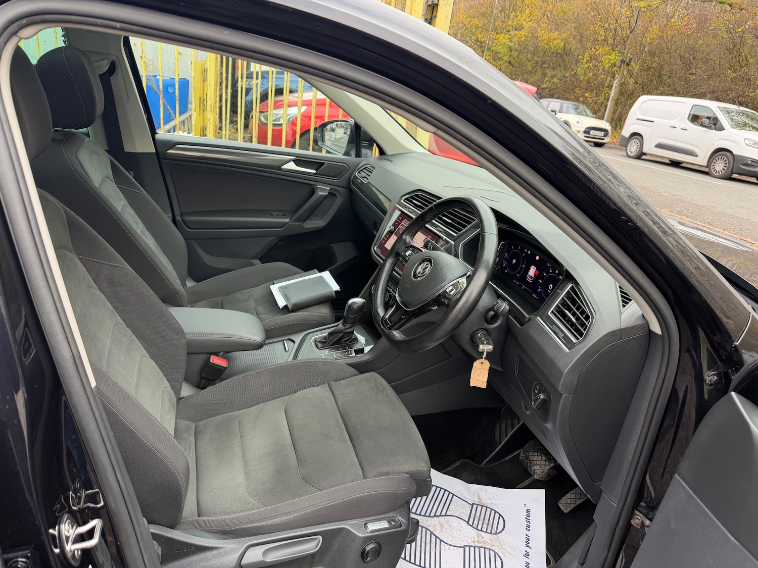 Used Volkswagen Tiguan 2020 for sale - 76492128: Photo 3