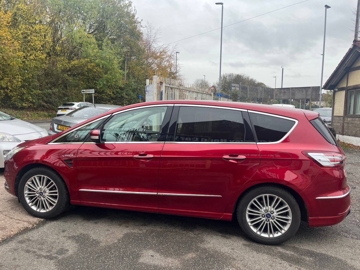 Used Ford S-Max 2016 for sale - 76413272: Photo 4