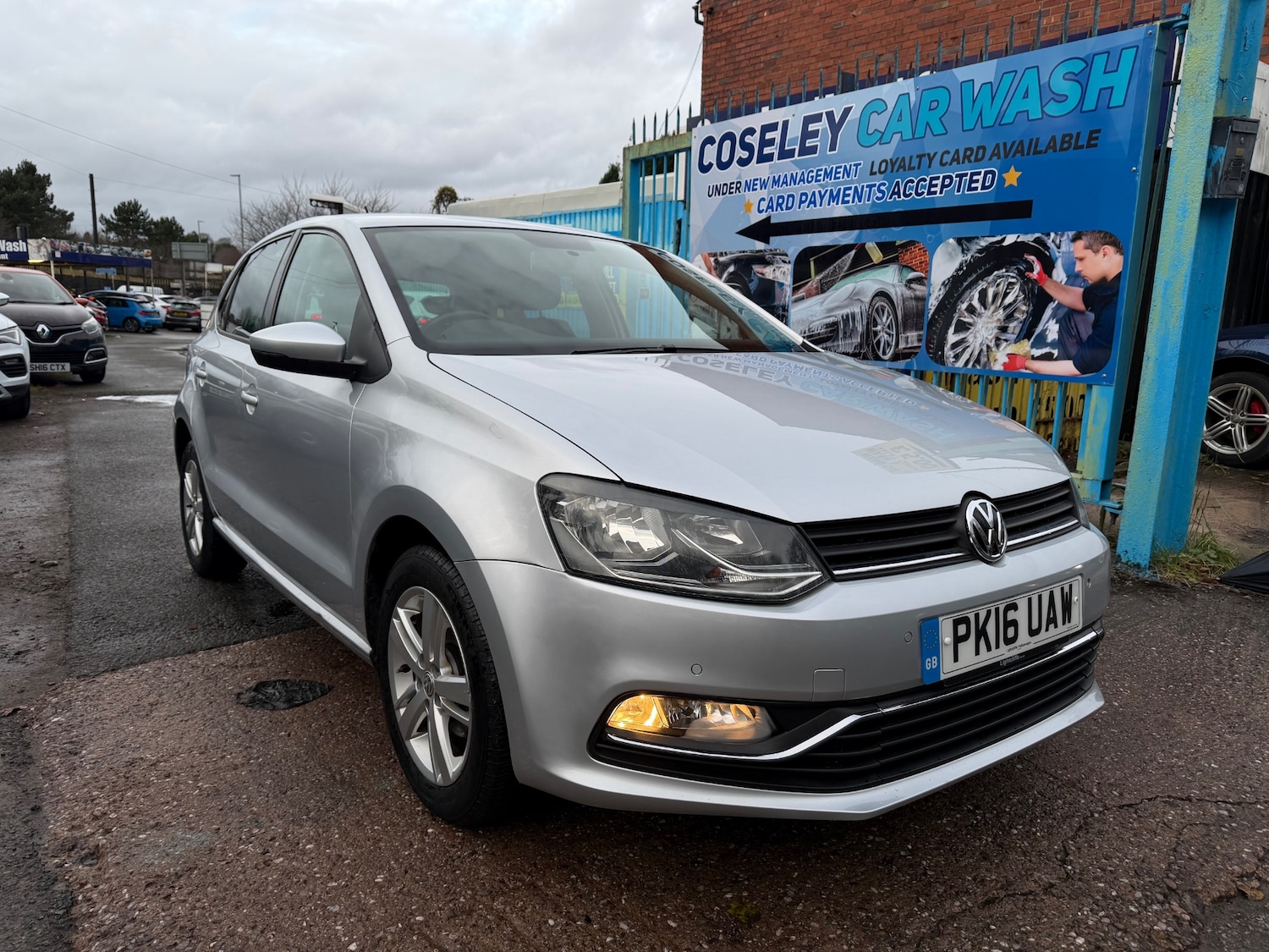 Used Volkswagen Polo 2016 for sale - 76860449: Photo 2