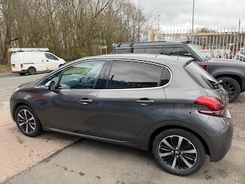 Used Peugeot 208 2018 for sale - 77677156: Photo