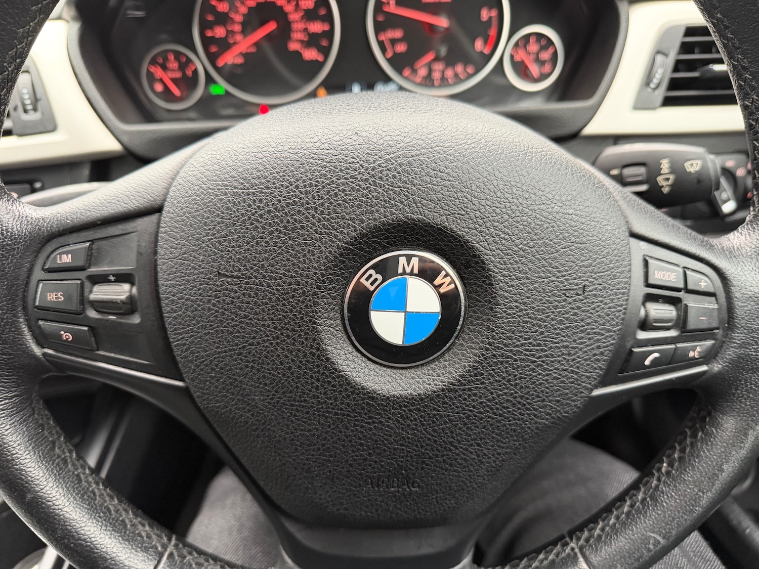 Used BMW 3 Series 2015 for sale - 77245890: Photo 9