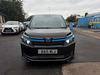Used Toyota Voxy 2015 for sale - 79802841: Photo