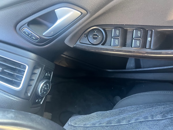 Used Ford Focus 2015 for sale - 76143670: Photo 19