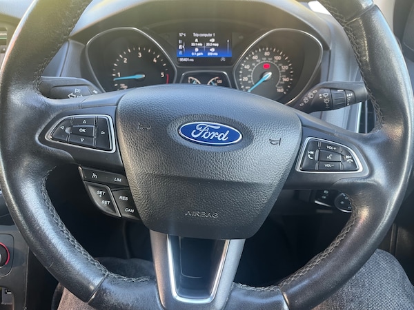 Used Ford Focus 2015 for sale - 76143670: Photo 22
