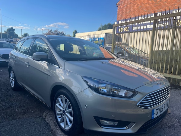 Used Ford Focus 2015 for sale - 76143670: Photo 2