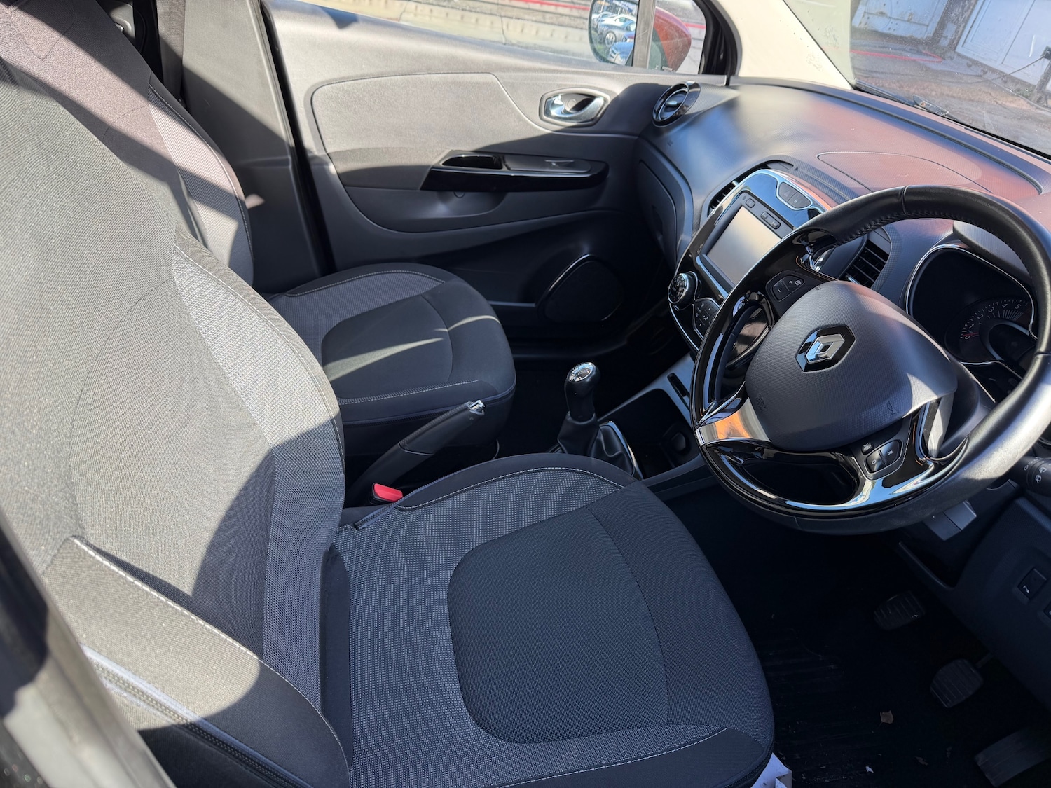 Used Renault Captur 2016 for sale - 76588486: Photo 16