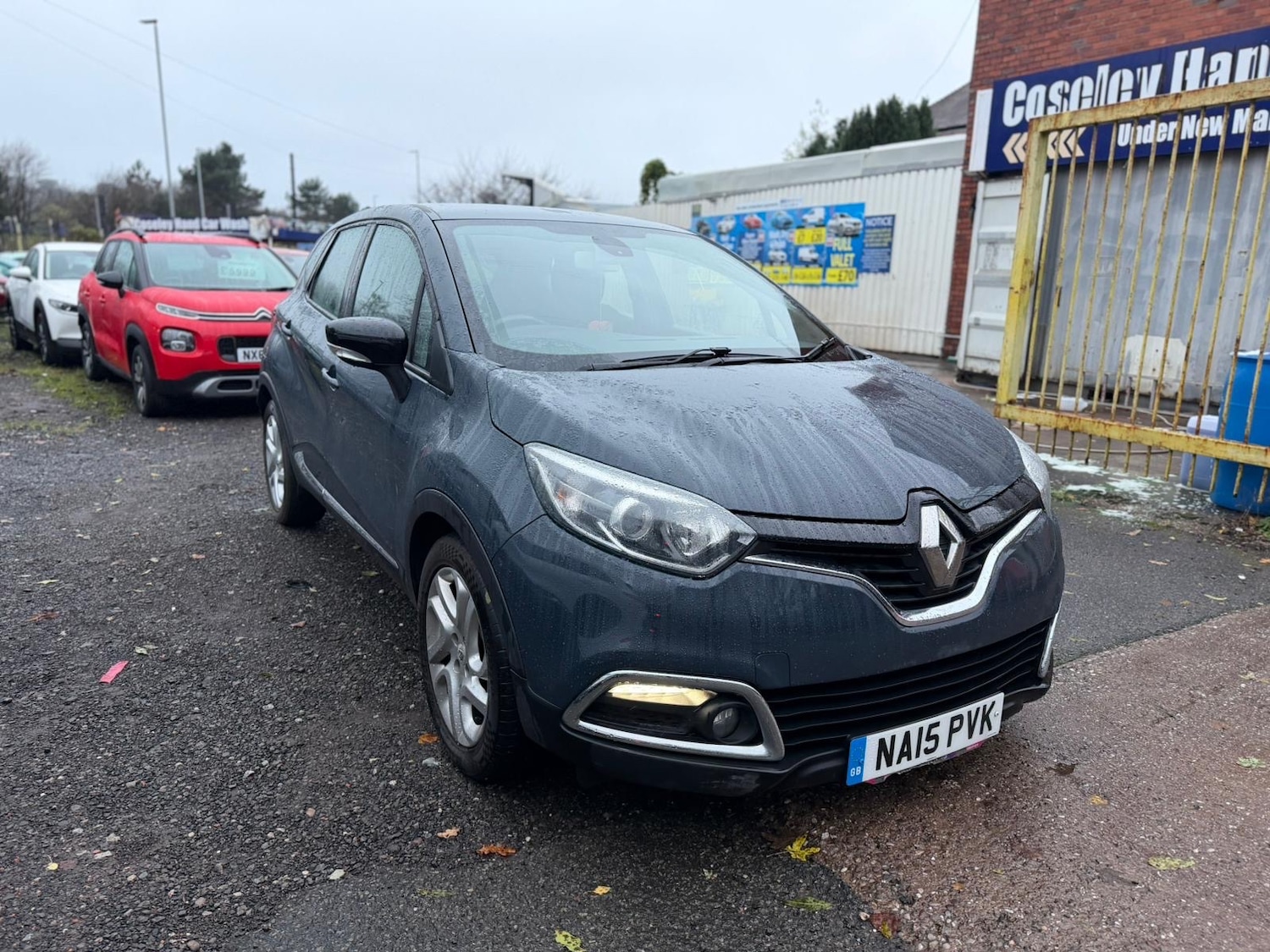 Used Renault Captur 2015 for sale - 76588498: Photo 2