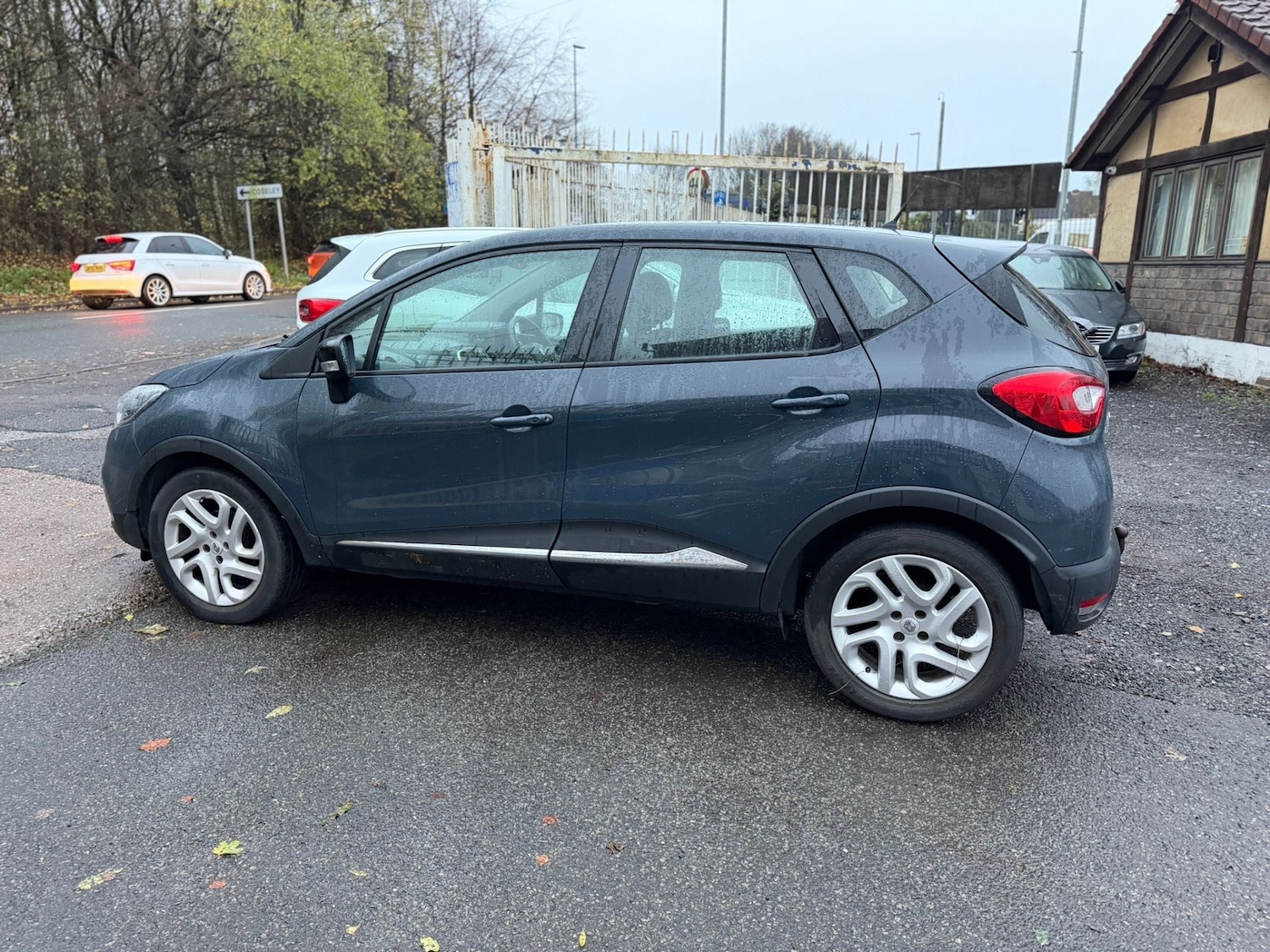 Used Renault Captur 2015 for sale - 76588498: Photo 4