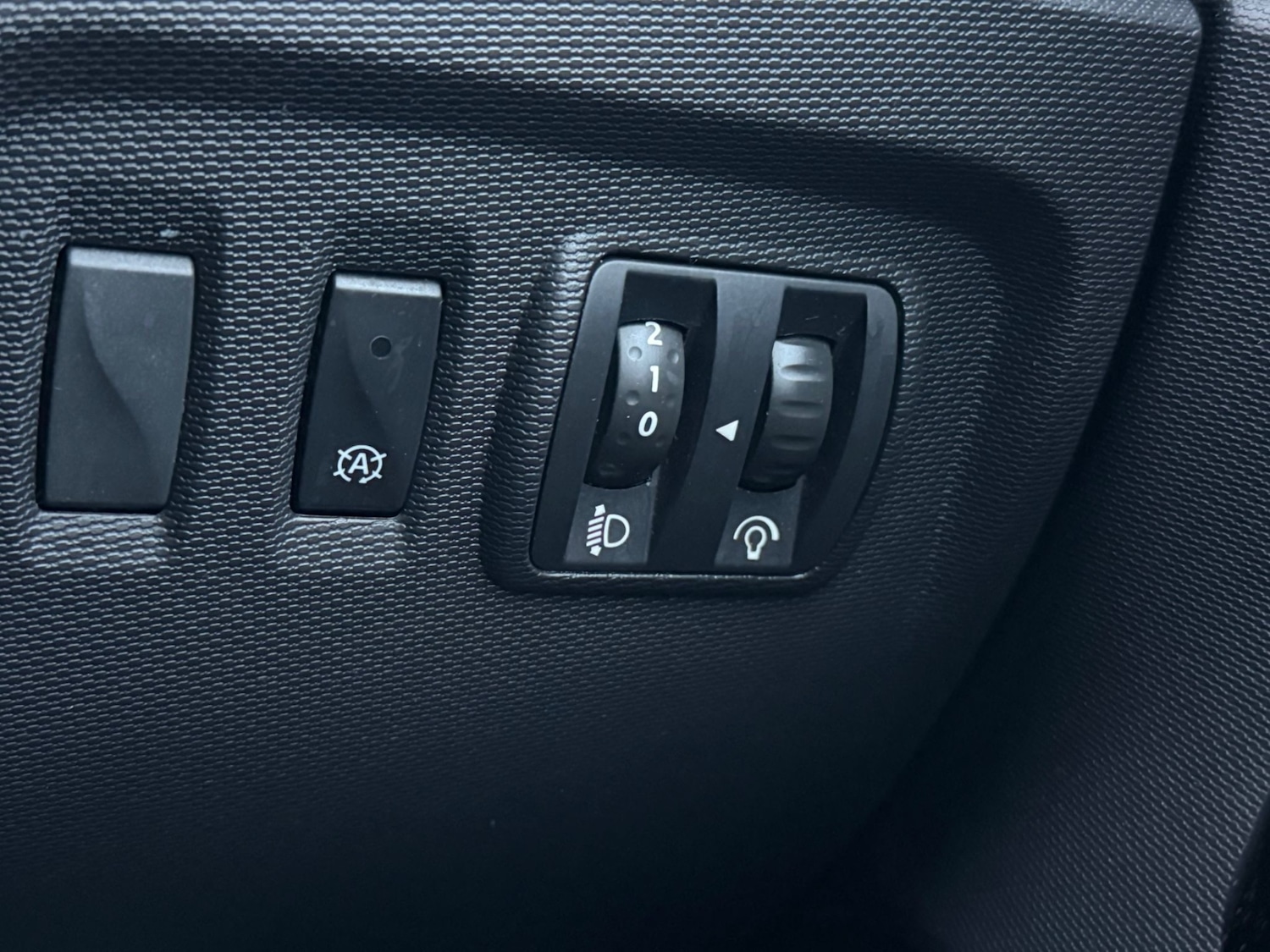 Used Renault Captur 2015 for sale - 76588498: Photo 9