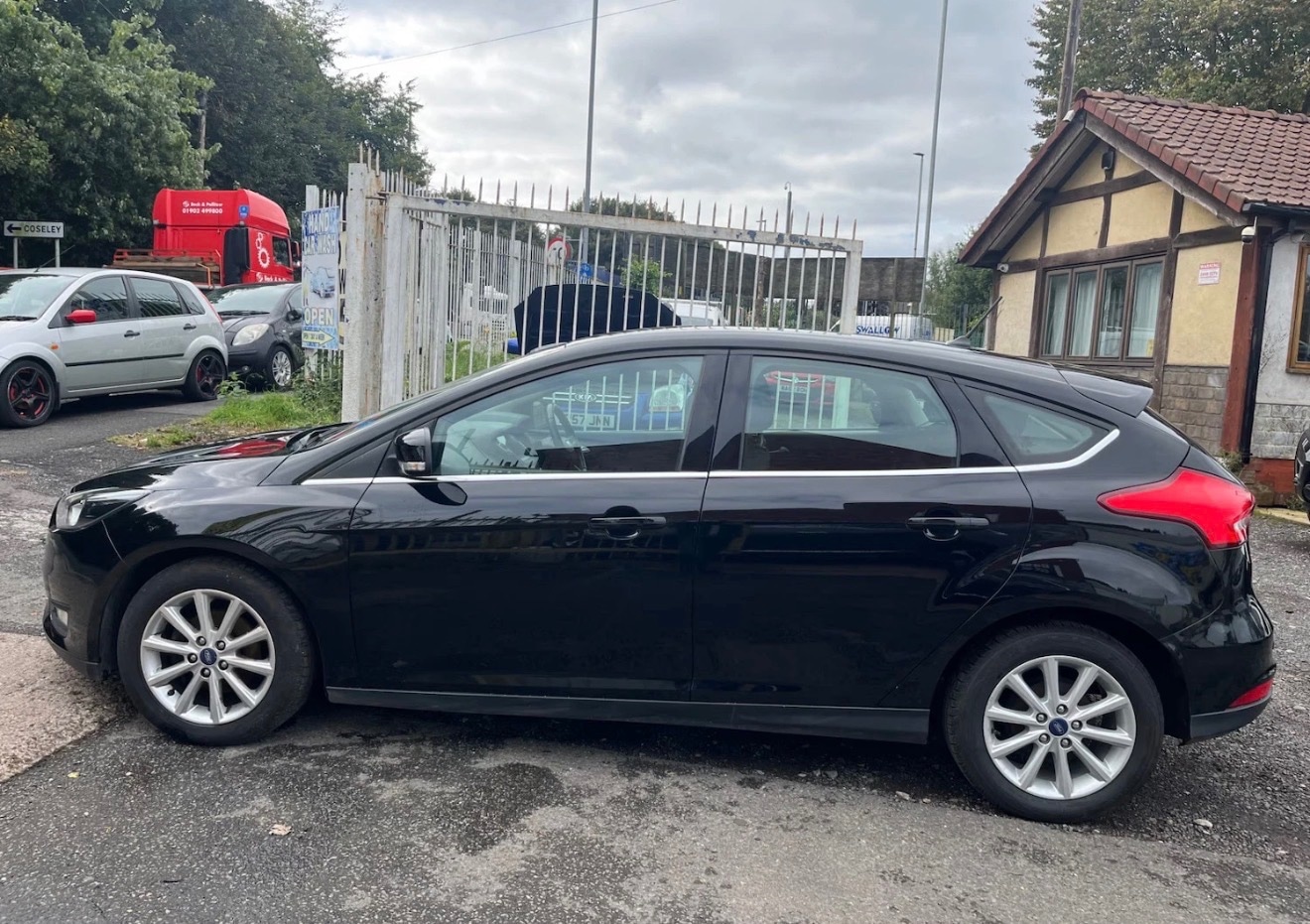 Used Ford Focus 2018 for sale - 76831222: Photo 3