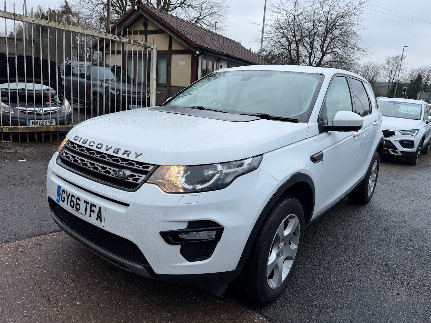 Used Land Rover Discovery Sport 2016 for sale - 77406529: Photo 1